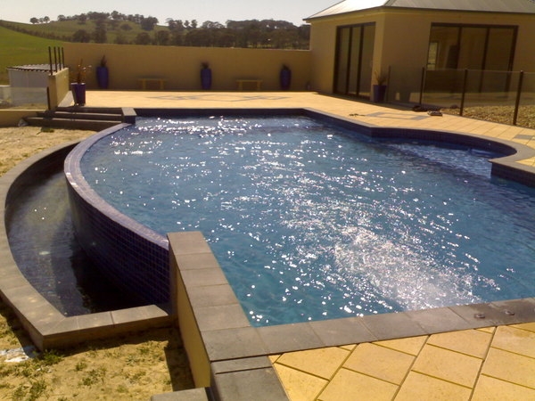 infinity edge lap pool